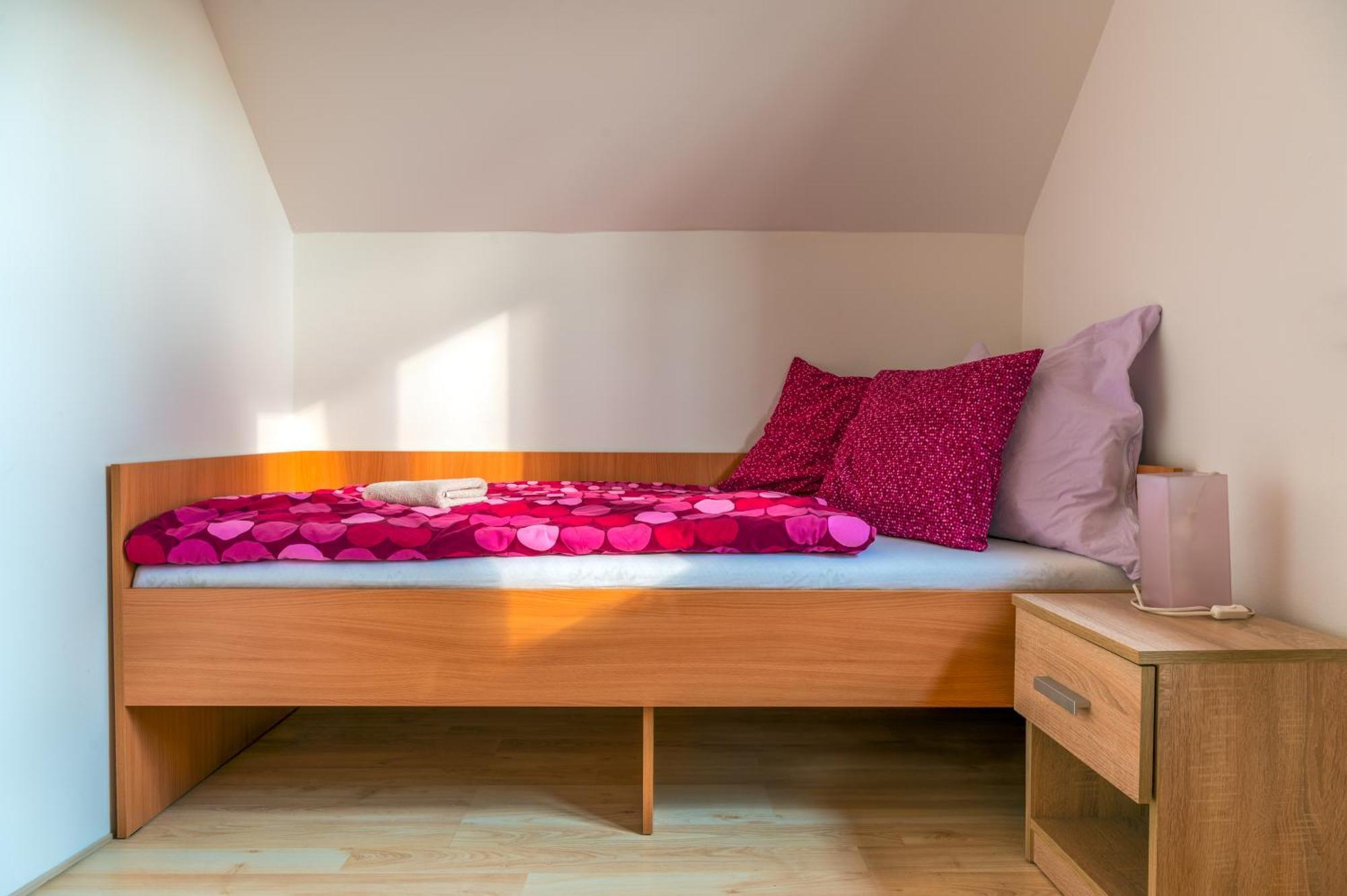 Zlechov Hotel *